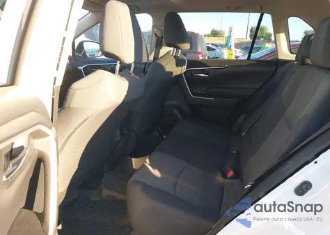 2021 Toyota Rav4 Xle z USA, uszkodzony, nr VIN 2T3W1RFV8MW160434